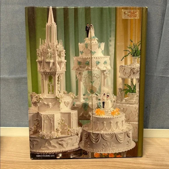 Vintage Beautiful Bridal Cakes The Wilton Way 1985 Cookbook Recipes Wedding - Picture 2 of 9